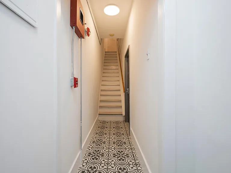 1617 Harrison St — Photo 2