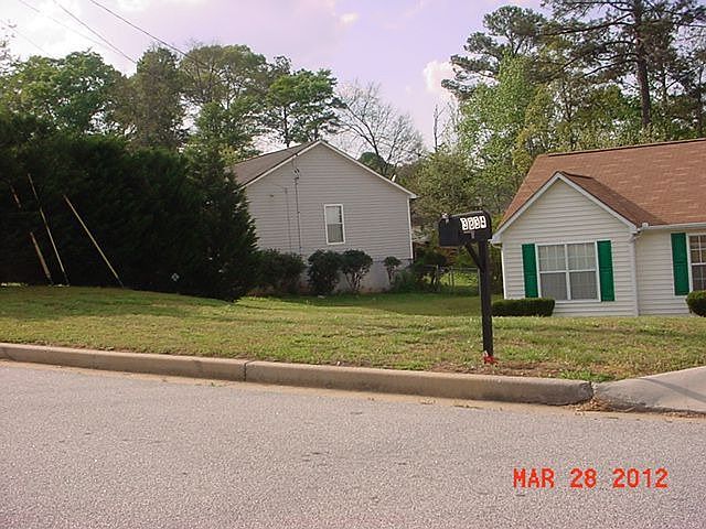 2nd image of 3826 Clarendon Pl