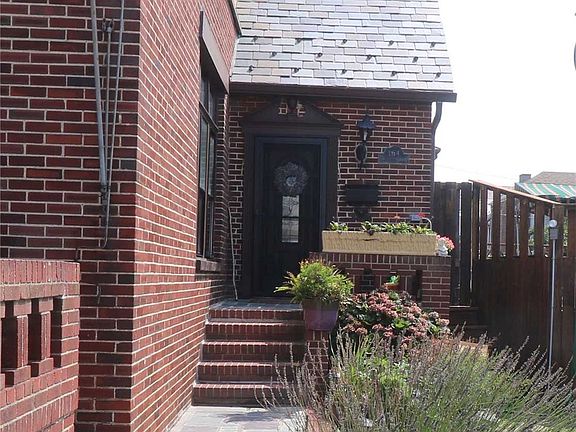 2nd image of 164 Washington Blvd