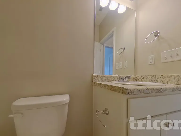 216 Stone Creek Ct — Photo 13