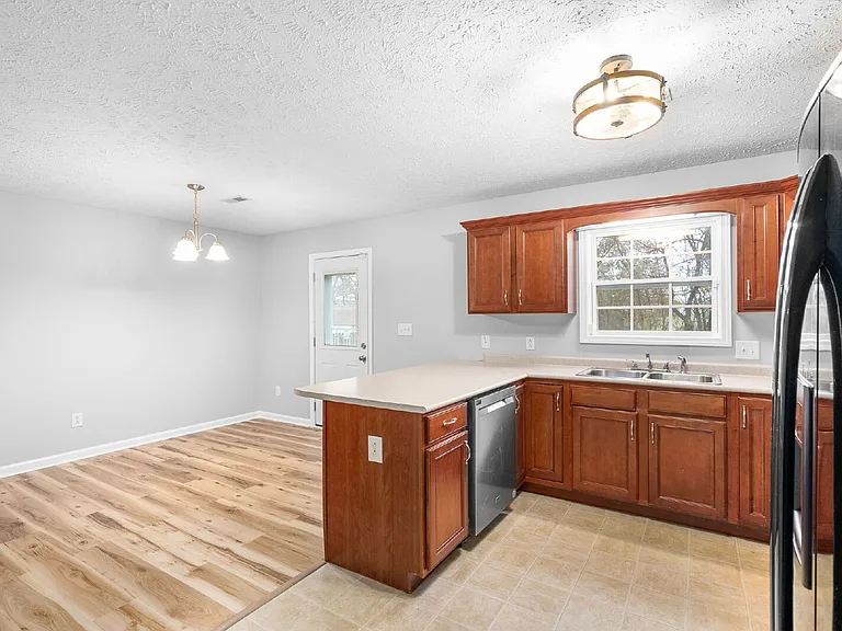 1626 Autumn Dr — Photo 14