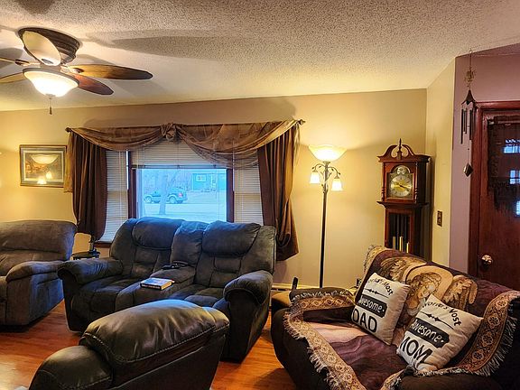 5th image of 251 5th Ave N