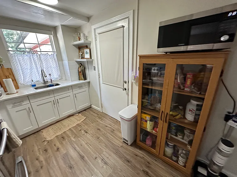 1332 Campbell Ave #1 — Photo 18