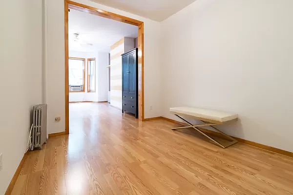 2nd image of 132 Guernsey St APT 2L