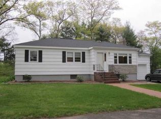 3 West St, Sharon, MA 02067