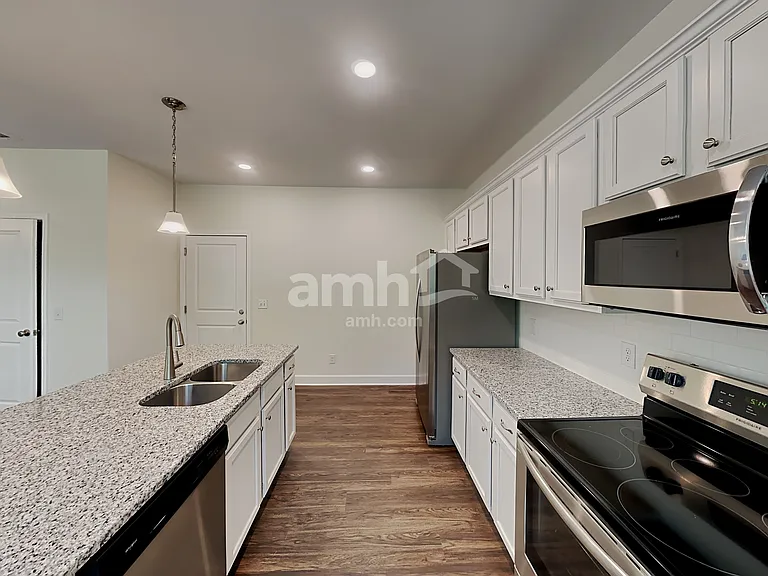 1033 Bluewater Point Dr — Photo 4