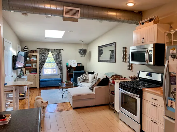 98 Chelsea St #3, Boston, MA 02128