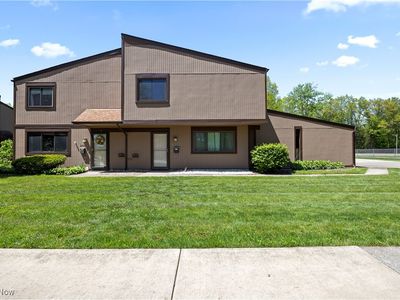 (Undisclosed Address), Olmsted Falls, OH, 44138