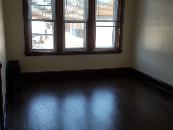 4th image of 5749 W 62nd St Fl 1