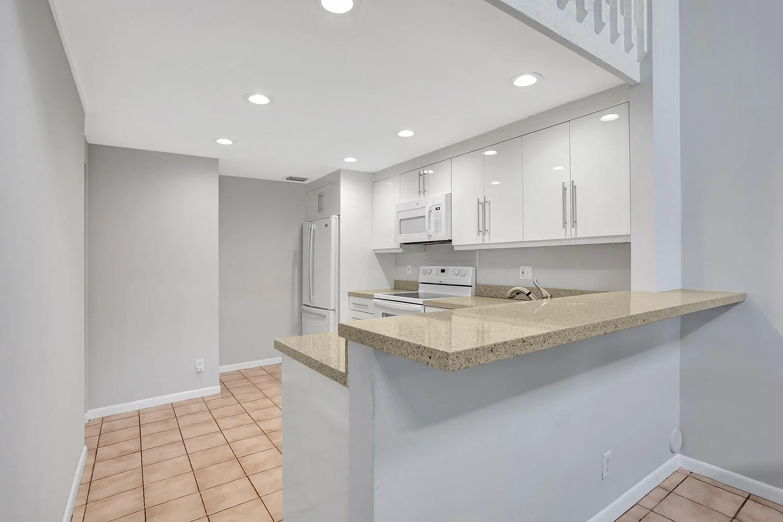 4 bed, 1455 sqft, $3,550 — Photo 2