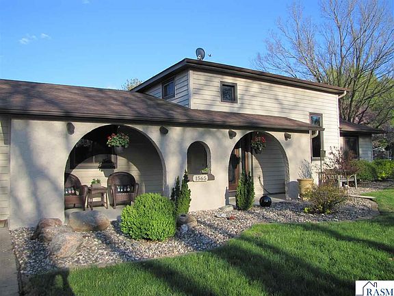 4th image of 1565 Commerce Dr