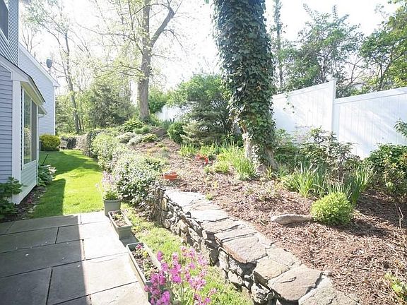 49-18 Top Gallant Road