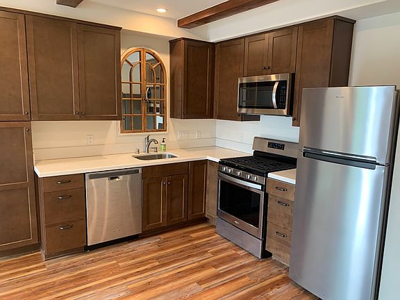 2nd image of 1115 Garden St #B