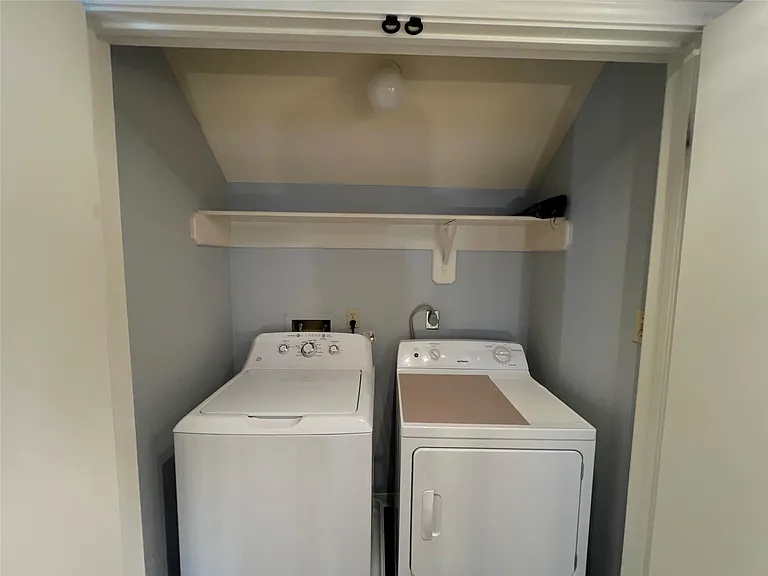 9510 Strawgrass Dr — Photo 19
