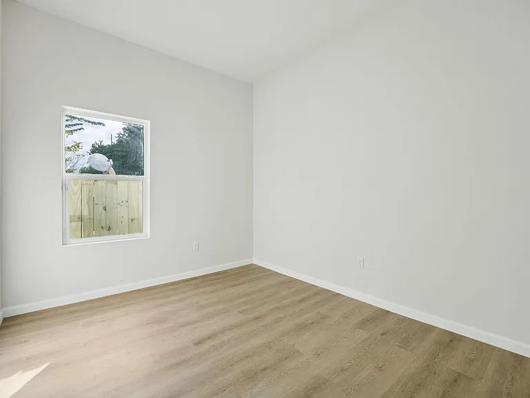 301 Cartersville St #B — Photo 16