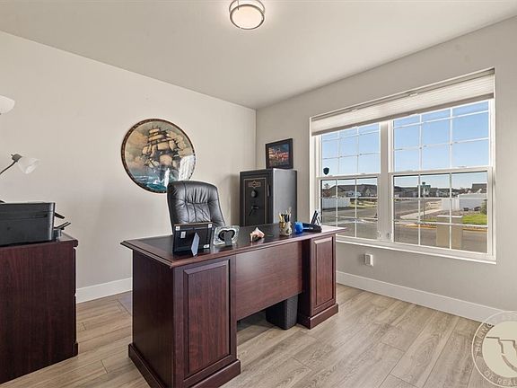 4th image of 821 Hermosa St