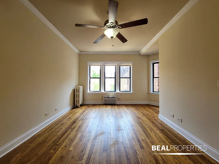 740-50 West Addison Street — Photo 10