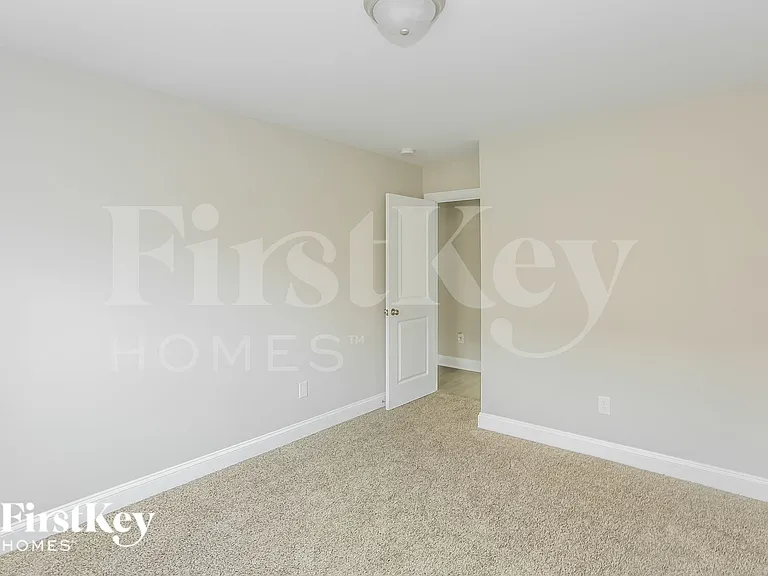 231 Front St — Photo 11