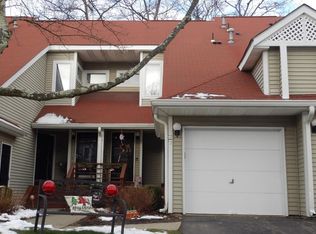 4 Petersburg Ct #32, Oak Ridge, NJ 07438