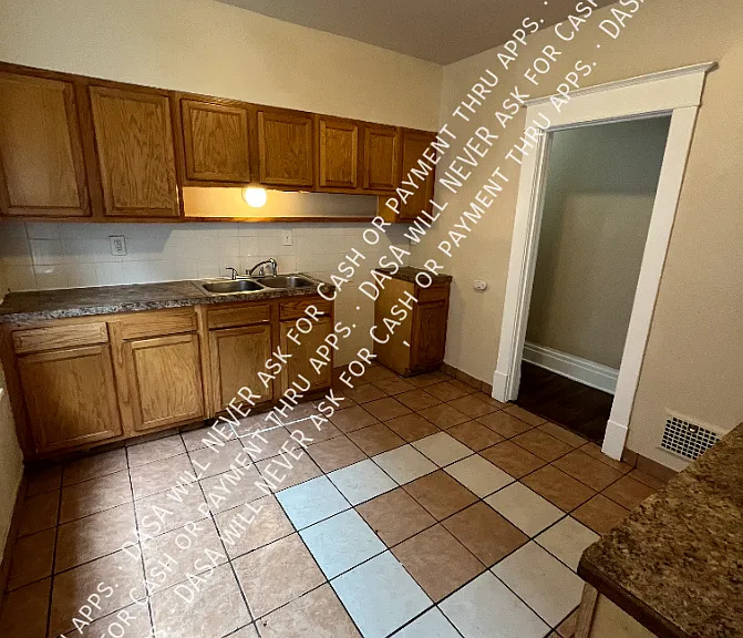 202 Chadduck Ave #LOWER — Photo 4