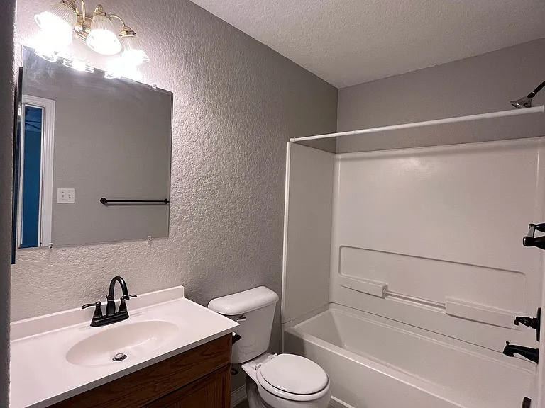 5107-5109 Flipper Dr — Photo 9