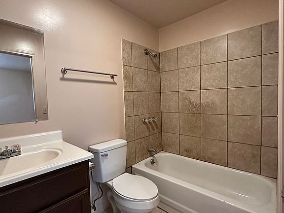 4th image of 401 Turpin Dr #4
