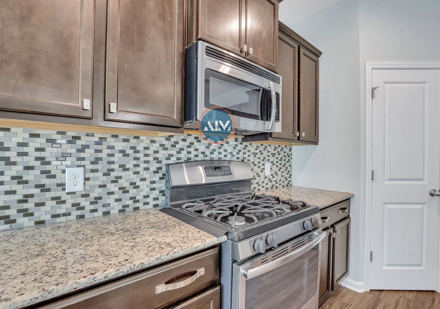 Upgraded 4BR in Heritage at New Riverside Fenced Yard, Island Kitchen - Available Now — Photo 1