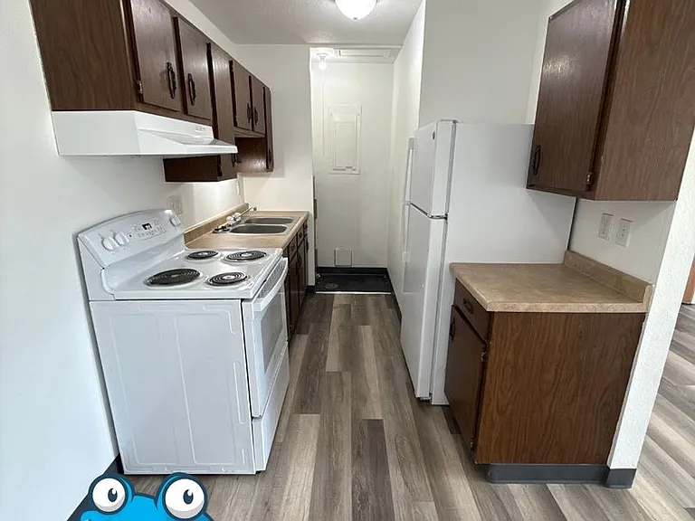 EW - 906 11th St NE — Photo 7