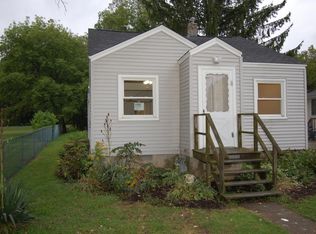 2205 Alton Rd, McHenry, IL 60050