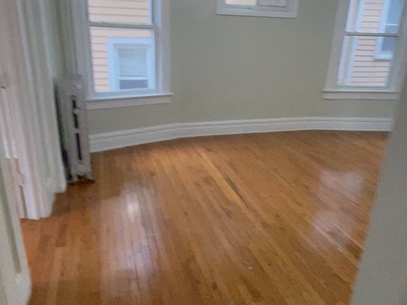 2nd image of 17 Nassau Pl #2F