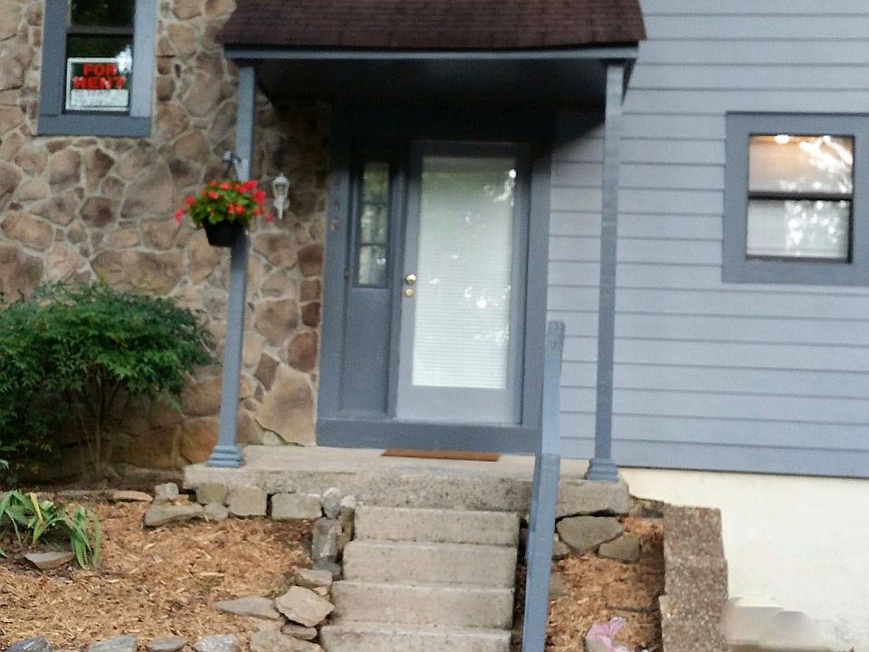 Smyrna TH Front w/new siding