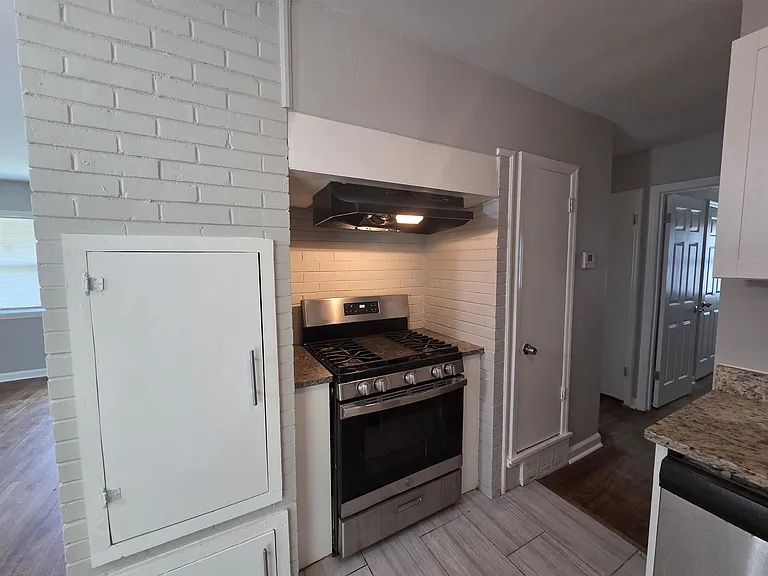1486 Patterson St — Photo 11