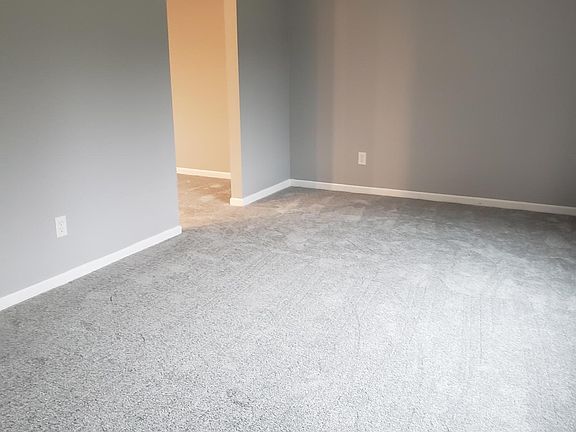 5th image of 360 Sheryl Dr