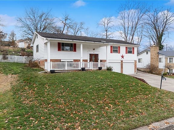 2nd image of 831 Cascade Dr