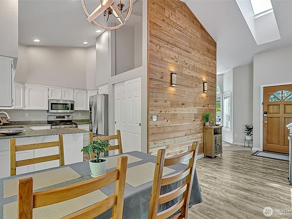 4th image of 19202 109th Street E