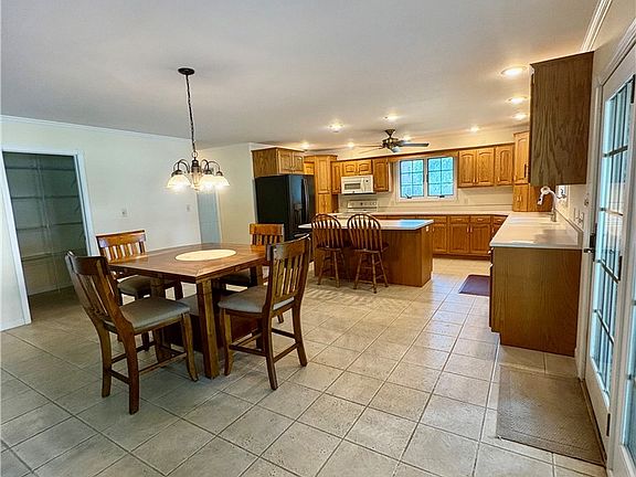 3rd image of 11411 Red Bud Ln