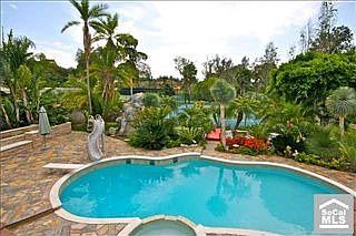 4th image of 121 S Cerro Vista Way