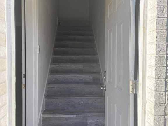3rd image of 1807 Green Jasper Pl