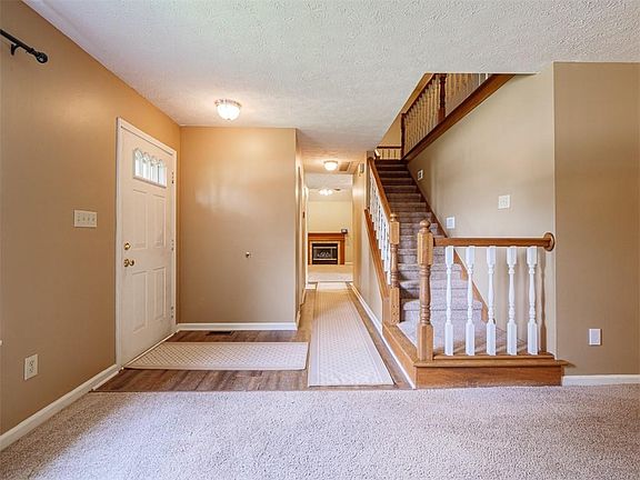 3rd image of 7925 Rock Rose Ct