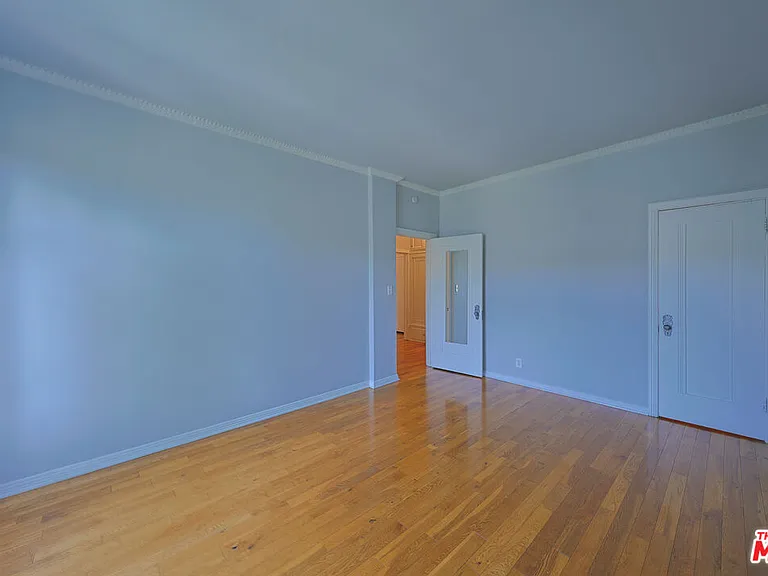 1314 N Hayworth Ave #303 — Photo 15