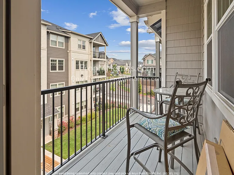 17149 SW Snowdale St #G302 — Photo 12