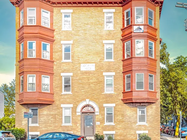 124 Berkshire St APT 4, Cambridge, MA 02141