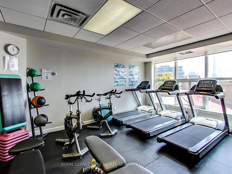 801 King St W #826 — Photo 16