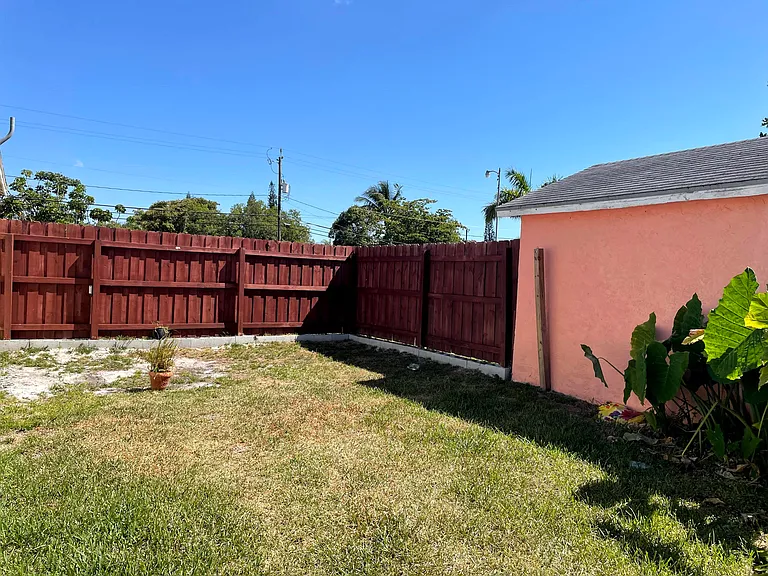 3901 Lakewood Rd #A — Photo 5