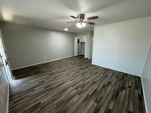 5th image of 1410 Courtney Pl