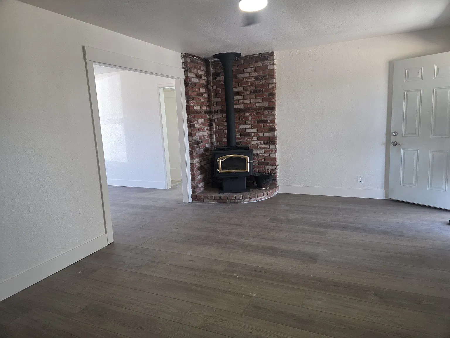 2 bed, 1100 sqft, $1,950 — Photo 3