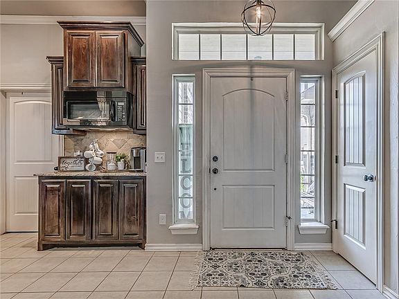 2nd image of 9112 Misty Ln