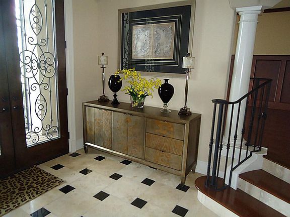 3rd image of 20 Miramar Heights Cir