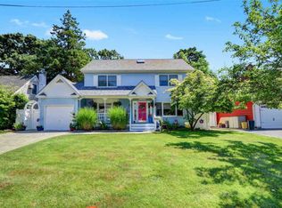 218 Hamilton Ave, Massapequa, NY 11758