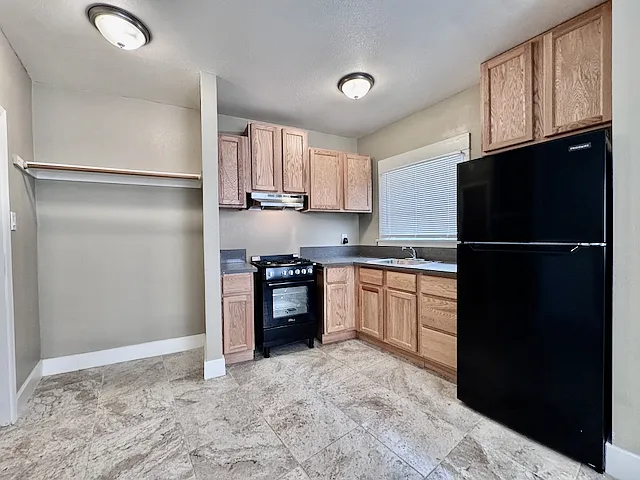 204 Falcon Ave — Photo 8
